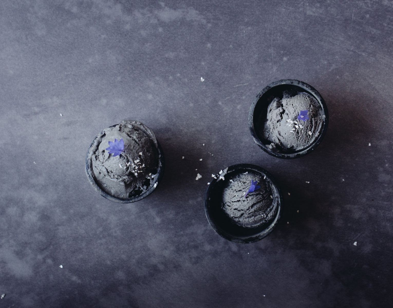 Nieve de Carbón Activado en tu Heladería: Propiedades y Receta